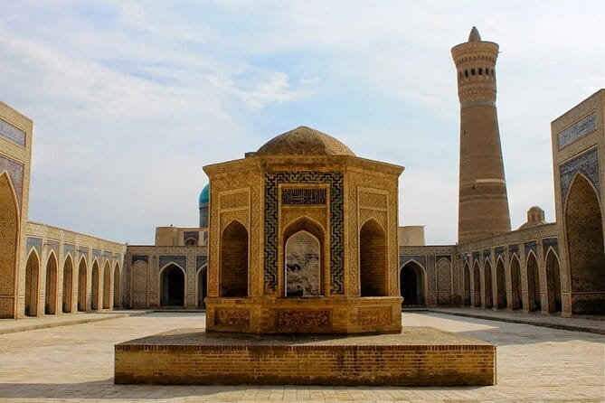 A Complete Chapter To Old Bukhara - Starting At Magoki Attori Mosque