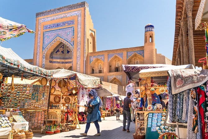 Bukhara Historical City Highlights Guided Walking Tour - Poi Kalyan Mosque and the final major monument