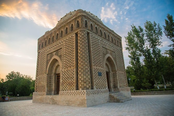 Bukhara One Day Tour - Departure From Tashkent - Trading Domes: a short window for shopping