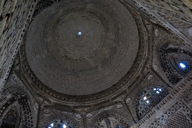 Bukhara Walking Tour - The dramatic heart of the route at Poi Kalyan