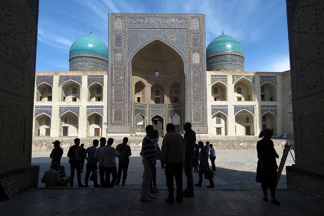 Bukhara Walking Tour - Bolo Hauz and the reflected columns