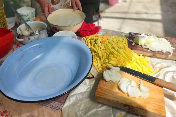 Cooking Class in the Village with Local Family in Samarkand - What family interaction adds to the meal