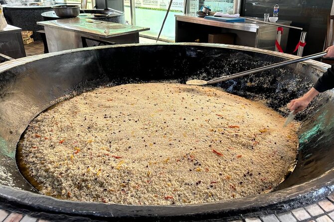 Food tour in Tashkent - Chorsu Bazaar: the most atmospheric hour