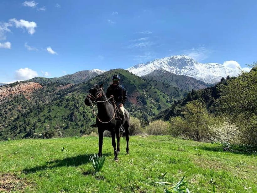 From Tashkent: Chimgan Valley Hiking Day Trip - Small Chimgan and the reward of climbing