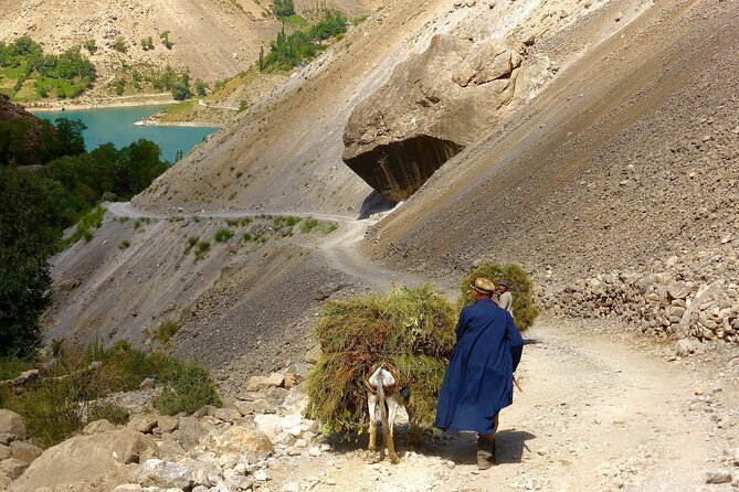 Full Day Private Tour in Seven Lakes from Samarkand - Leaving Samarkand and crossing the border