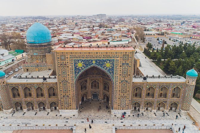 Samarkand City Tour - Bibi Khanym Mosque and the weight of ambition