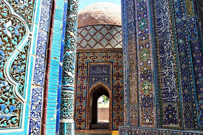 Samarkand day trip - Shahi Zindah: a corridor of decorated tombs