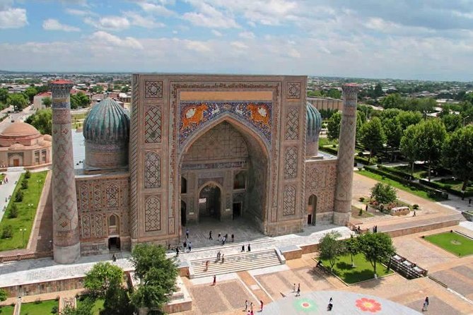 Samarkand day trip - Ulughbek Observatory and Bibi Khanum Mosque