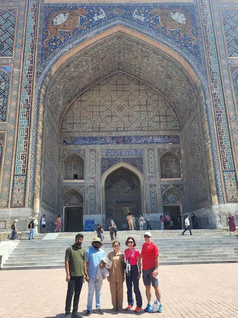Samarkand Moonlight Tour: A Timeless Night Experience - Siyob Bazaar, where Samarkand becomes local