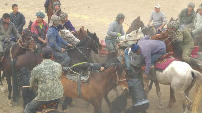 Samarkand: Uloq-Kopkari (Buzkashi) Game Day Tour - Watching the riders fight for the goat