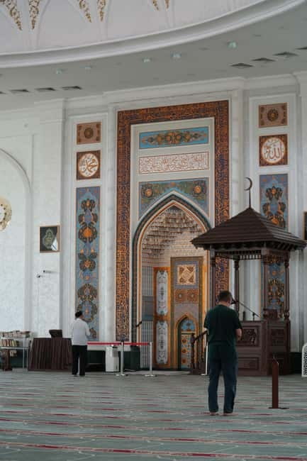 Tashkent: City Tour with Pro Photography, Lunch & Dinner - Independence Square, Grand Duke Nicholas, and Courage